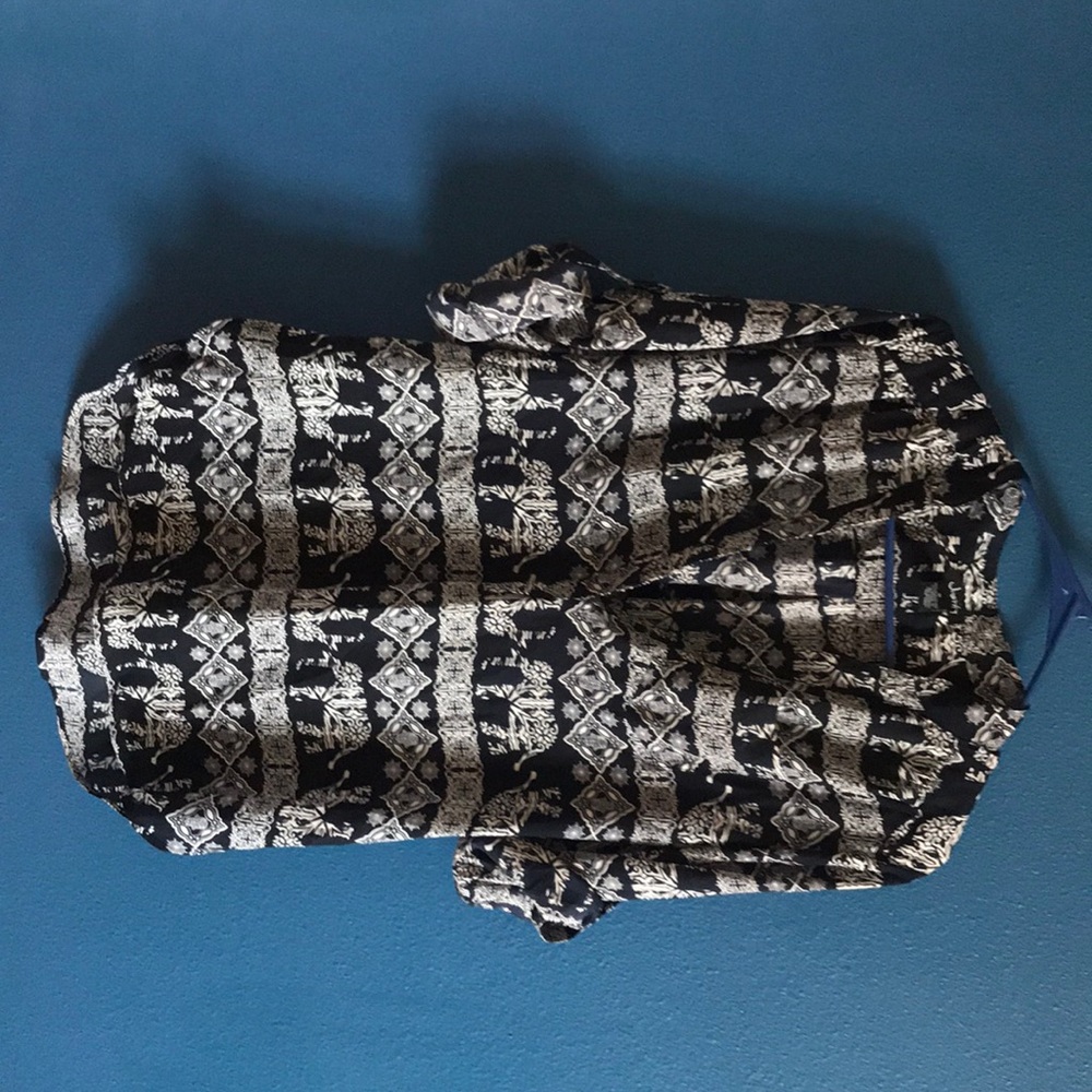 Patterned Tunic Top - Picture 4 of 4